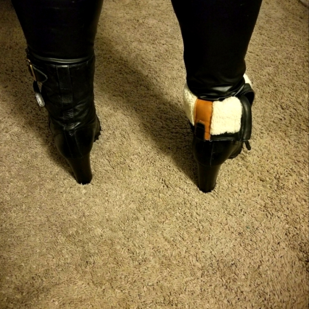 Authentic Burberry Boots - Picture 5 of 9